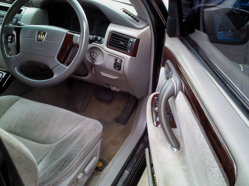Illustration for article titled Quickride: 2002 Toyota Crown Royal Saloon 3.0